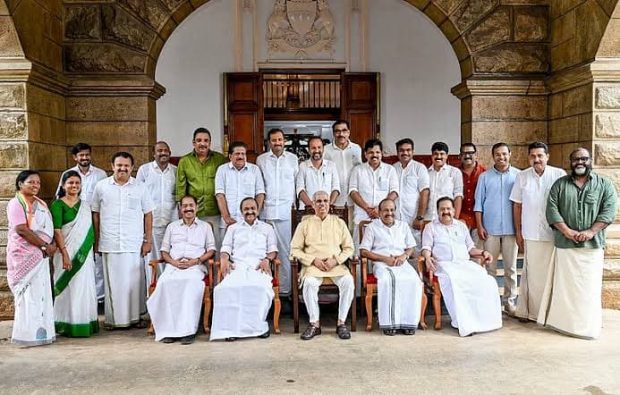 മുഖ്യമന്ത്രിക്കും മന്ത്രിമാർക്കും ഐ.ഐ.എമ്മിൽ പ്രത്യേക പരിശീലനം; 'റീ ഇമാജിനിങ് കേരളം' നേതൃത്വ ശിൽപ്പശാലയ്ക്ക് കോഴിക്കോട്ട് തുടക്കം