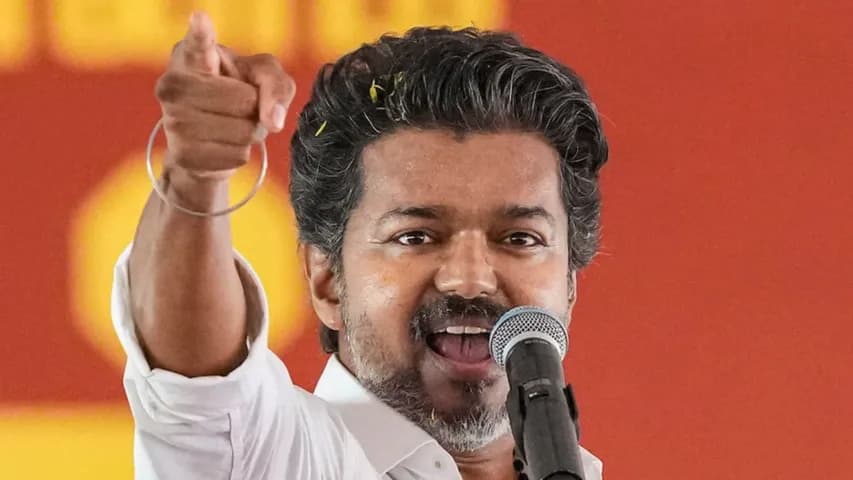 'സ്റ്റാലിൻ സാർ, മൗനം വെടിയൂ'; ആർ. വീരമണി ഉൾപ്പെട്ട ലൈംഗിക പീഡന കേസിൽ ഡിഎംകെയ്ക്കെതിരെ ആഞ്ഞടിച്ച് വിജയ്