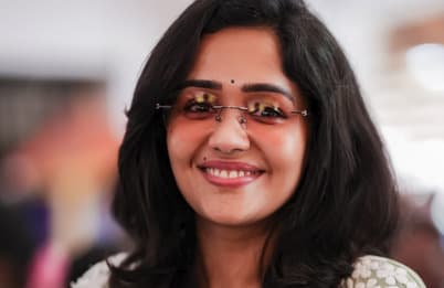 'മമ്മൂക്കയോട് സിനിമയിൽ അവസരം ചോദിച്ചിട്ടുണ്ട്, നോക്കാമെന്ന് പറഞ്ഞു'; ടൊവിനോയോടും നിവിനോടുമൊപ്പം അഭിനയിച്ചിട്ടില്ലെന്നും അനന്യ