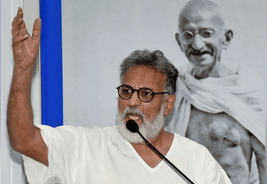 എഴുത്തുകാരനും സാമൂഹിക പ്രവർത്തകനുമായ തുഷാർ ഗാന്ധിയെ മുംബൈ പോലീസ് കസ്റ്റഡിയിലെടുത്തു; സമരം തുടരുമെന്ന് പ്രതികരണം