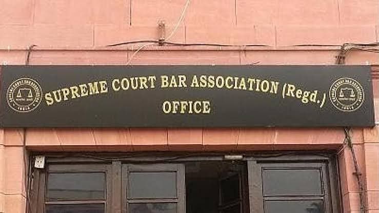 പോലീസ് മർദ്ദനമേറ്റ അഭിഭാഷകർക്ക് ഐക്യദാർഢ്യം: ഒക്ടോബർ 13-ന് വെള്ള റിബൺ ധരിക്കാനും ഒരു മിനിറ്റ് മൗനം ആചരിക്കാനും സുപ്രീം കോടതി ബാർ അസോസിയേഷൻ ആഹ്വാനം