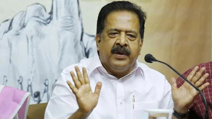 നെന്മാറ ഇരട്ടക്കൊലപാതകം: കൊല്ലപ്പെട്ട ദമ്പതികളുടെ മക്കളുടെ സുരക്ഷിത ഭാവി ഉറപ്പാക്കും; മൂത്ത മകൾക്ക് സർക്കാർ ജോലി നൽകാൻ ഇടപെടുമെന്ന് ആഭ്യന്തര മന്ത്രി രമേശ് ചെന്നിത്തല